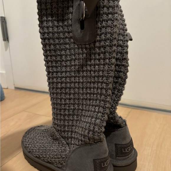 UGG Classic Solene Tall Boot - Picture 4 of 9